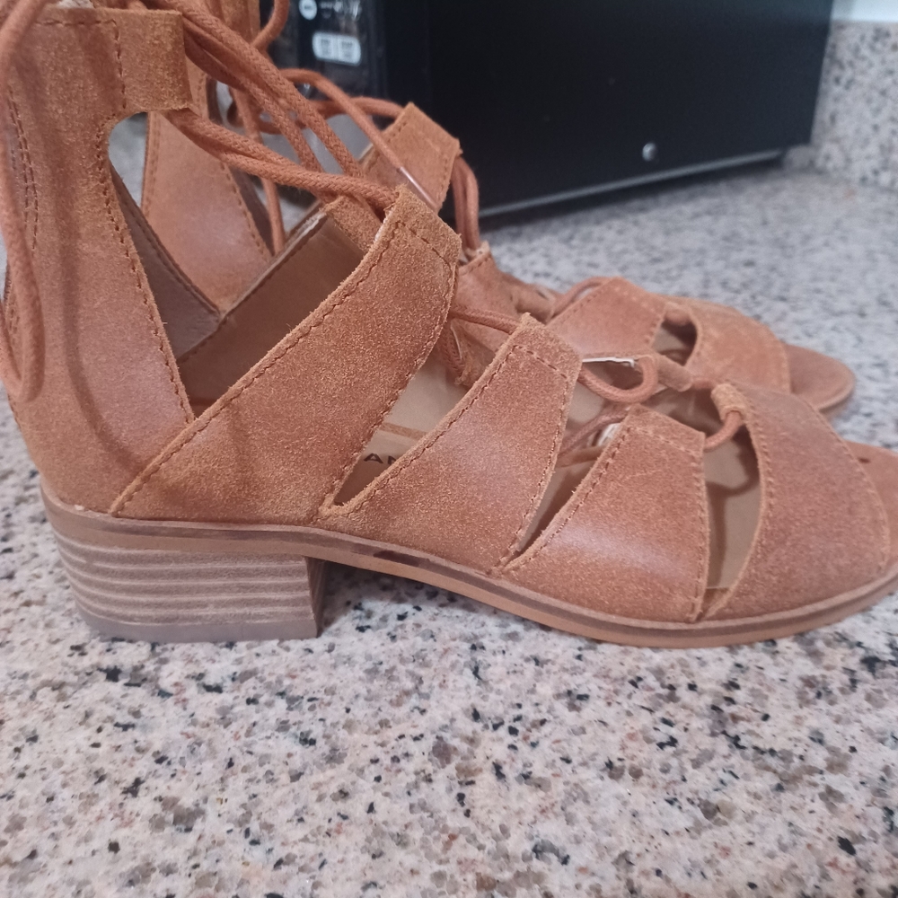 Lucky brand low heel sandals